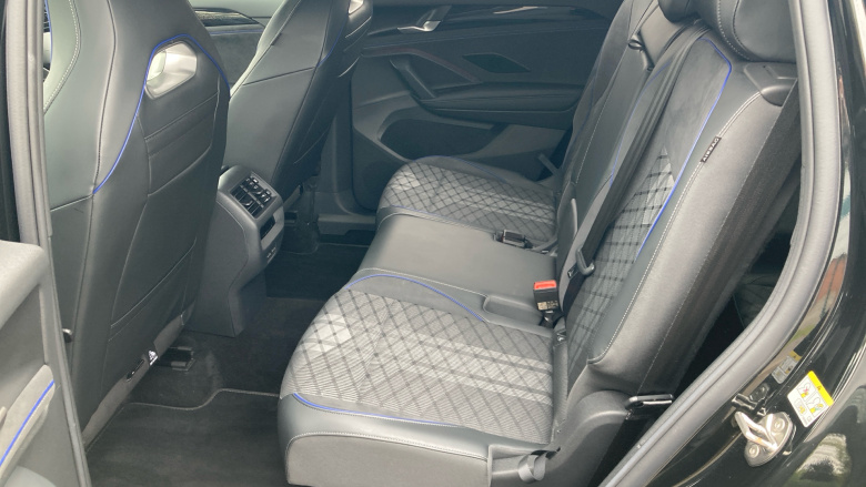 Volkswagen Tayron 2.0 TDI R-Line 5dr DSG7 [7 Seat] Diesel Estate